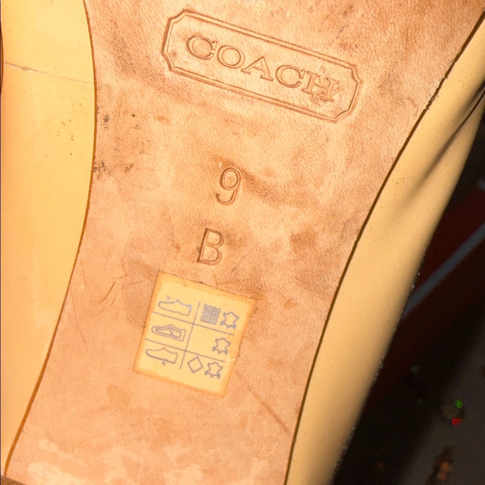 COACH Beige Patent Leather Ballet Flats with Signature Hardware - Picture 7 of 12